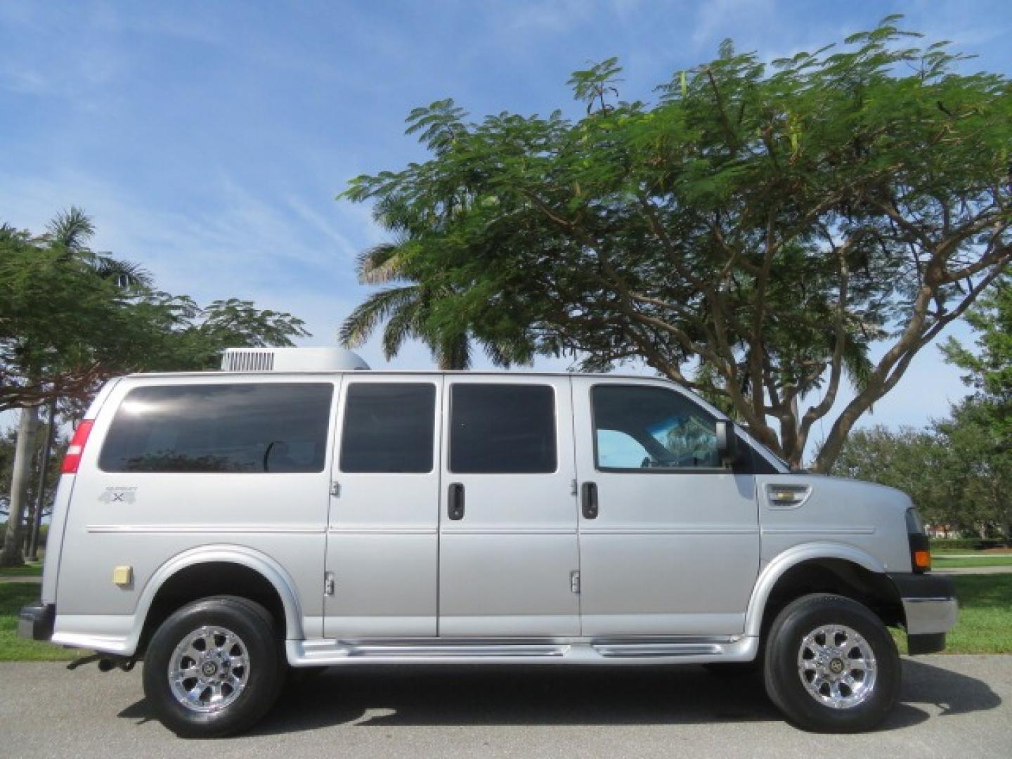 2017 Silver /Tan GMC Savana (1GTW7AFG6H1) , 4x4 transmission, located at 4301 Oak Circle #19, Boca Raton, FL, 33431, (954) 561-2499, 26.388861, -80.084038 - Photo#2